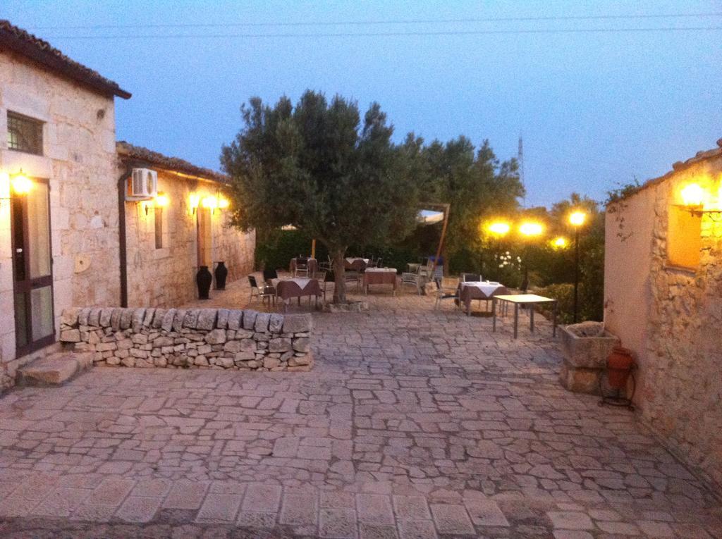 Agriturismo Al Casale Доннафугата Екстериор снимка