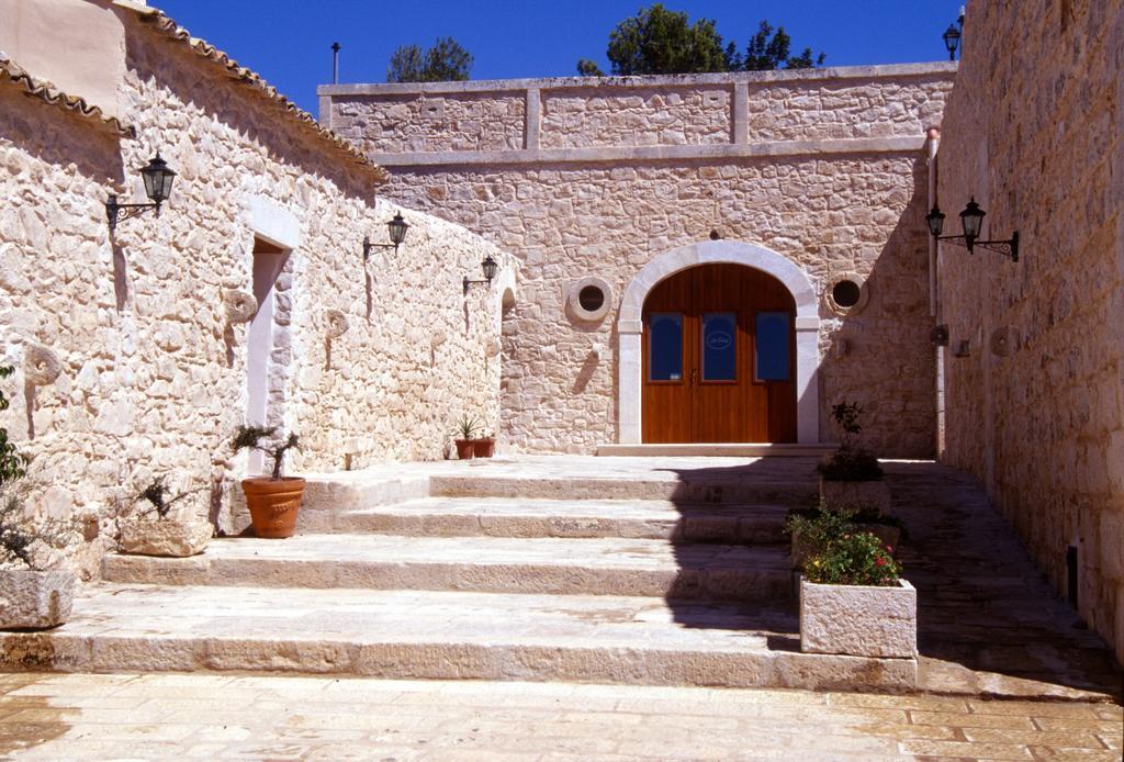 Agriturismo Al Casale Доннафугата Екстериор снимка
